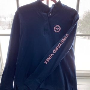 Vineyard Vines ladies pullover. Size M